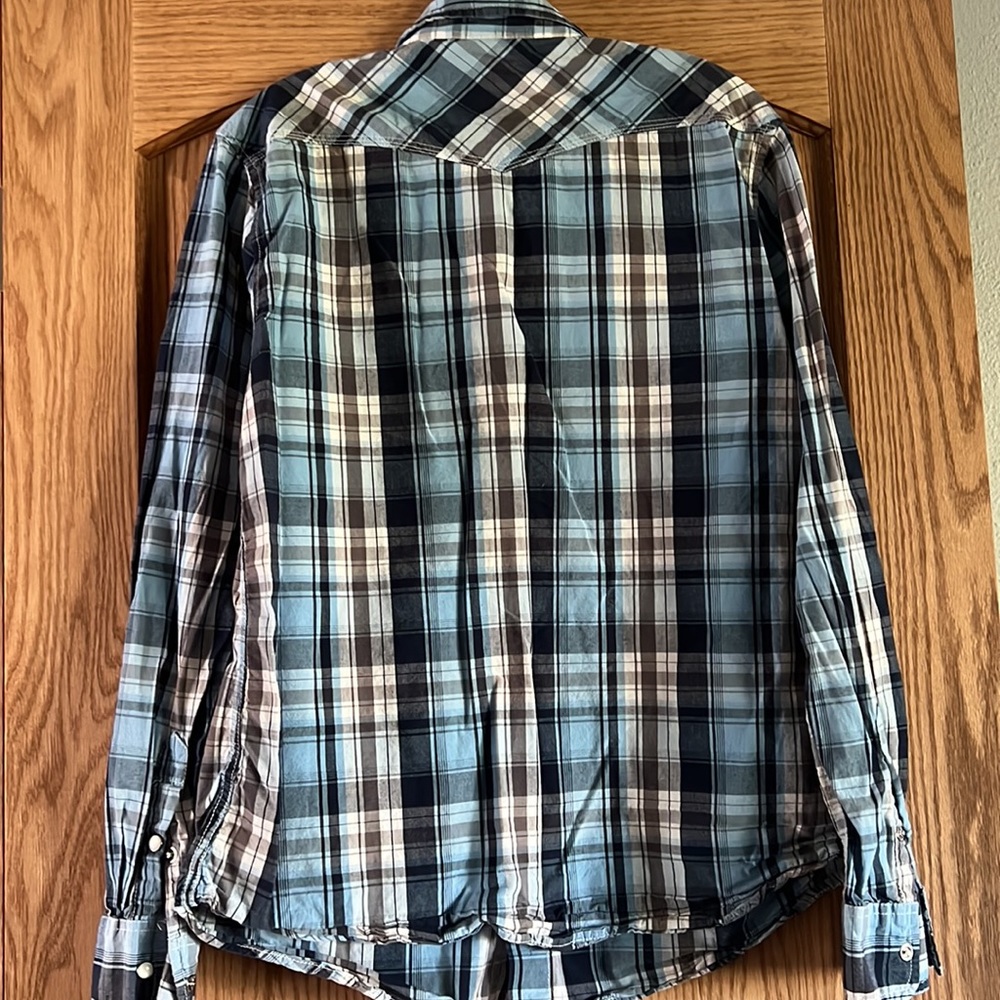 Size medium button down top - Picture 6 of 7